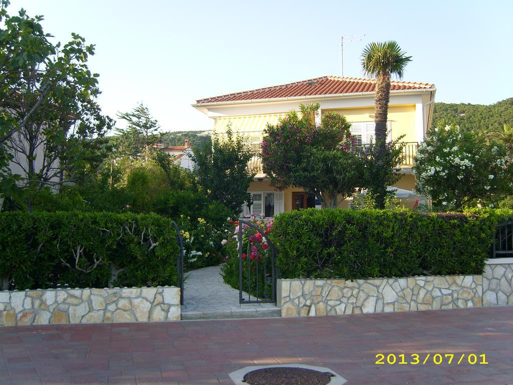 Apartments Antica Rab Town Eksteriør bilde